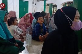 Peziarah padati wisata religi Banten Lama, arus lalu lintas macet