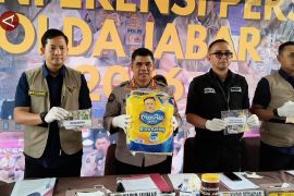 Polisi bongkar praktik jual ulang produk kedaluwarsa di Jatinangor