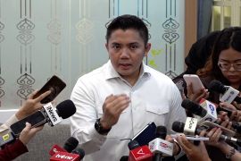 Seskab: Kementerian dan BUMN beri contoh atasi permasalahan sampah