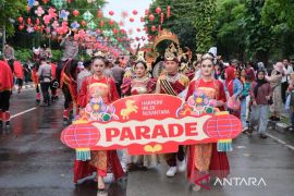 Wamekraf membuka Parade Imlek Nusantara, cerminan persatuan bangsa