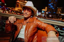 Bruno Mars rilis album solo baru berjudul "The Romantic"