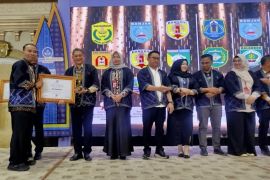 Pemkot Banjarbaru raih penghargaan SPMB terbaik dari BPMP Kalsel