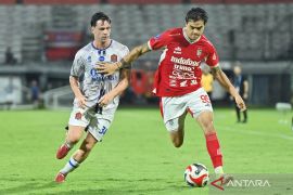 Persib Bandung nyaman di puncak, Bali United di posisi ke-10