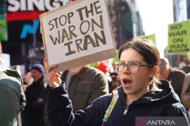 Unjuk rasa antiperang terjadi di sekitar Gedung Putih