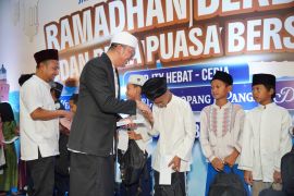 PLN UID Jateng-DIY santuni 100 anak yatim di Semarang