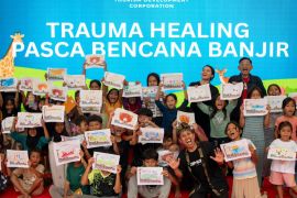 Anak-anak korban banjir Mandalika dapat pendampingan trauma healing