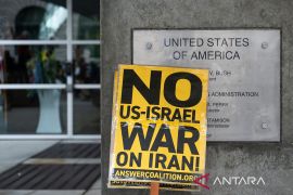 Massa pro-Iran terobos Konsulat AS di Karachi, sembilan tewas