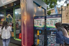 BI hijaukan Ramadhan Berkah lewat penukaran botol plastik