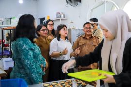 Dekranasda Pematangsiantar motivasi lima pelaku UMKM