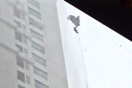 DPKP Surabaya jelaskan kronologi insiden gondola terombang-ambing