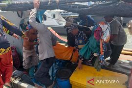 KM Almujib Ditabrak Tongkang di Pulau Biawak, 2 Nelayan Indramayu Tewas dan 4 Masih Hilang