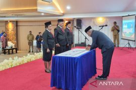 Gubernur Dominggus lantik tiga anggota MRPB pergantian antarwaktu