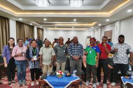 Pelatihan VCO langkah konkret YPMAK tingkatkan nilai tambah buah kelapa