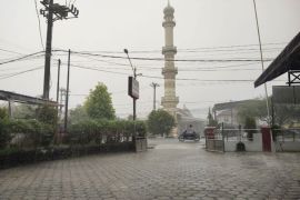 BMKG imbau warga waspadai potensi hujan berangin kencang di Kalteng