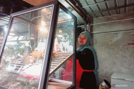 Pedagang di Riau berhasil raih Rp700 ribu per hari usai dibina Baznas