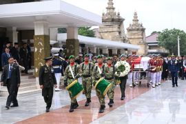 Sampaikan dukacita, Anwar Ibrahim sebut Try Sutrisno negarawan sejati