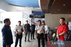 Kanwil Imigrasi Riau cek pelayanan keimigrasian dan lalulintas penumpang di Pelabuhan Dumai