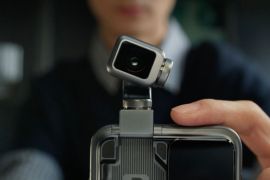 Honor pamerkan ponsel robot berkamera menari