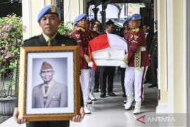 Jenazah Wapres ke-6 Try Sutrisno dishalatkan di Masjid Agung Sunda Kelapa