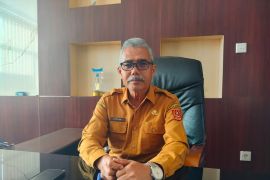 Pemkab Agam kerahkan alat berat-dump truck pembenahan jalan longsorhadapi Lebaran