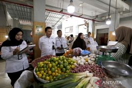 Indonesia assures Ramadan food stocks stable despite Middle East war