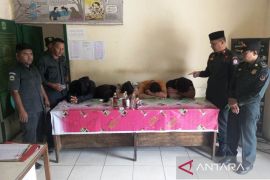 Polisi WH Aceh Barat tangkap lima pemuda tidak puasa di tempat umum