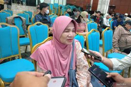 Tangis penyesalan lansia 61 tahun hingga empat kali ikut hapus tato