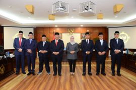 Ketua BPK ambil sumpah Ketua merangkap Anggota MKKE dari unsur BPK
