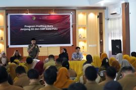 Pemkot-Palu tingkatkan kualitas guru lewat program magang ke Malaysia