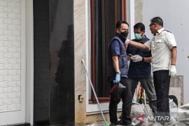 Polisi tangkap tersangka kasus perampokan dan pembunuhan di Bekasi