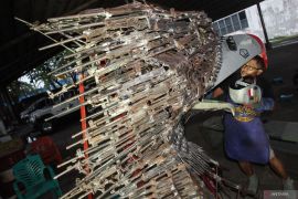 Pembuatan monumen Garuda Barunastra