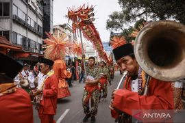 Pertunjukan  Liong dan seni Tanjidor meriahkan perayaan Cap Go Meh di Jakarta