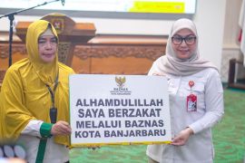 Wali Kota Banjarbaru imbau masyarakat bayar zakat melalui Baznas