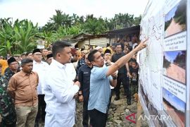 Gubernur Sumut: Tiga ruas jalan di Sipiongot dikerjakan usai Lebaran