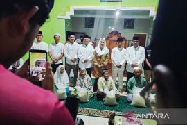 Pemkab Natuna beri bantuan beras 10 kg untuk warga miskin