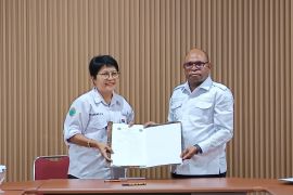 Kota Sorong hibahkan mobil operasional dukung pelayanan gereja