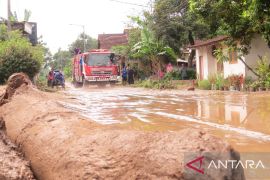 Banjir disertai lumpur terjang permukiman di lereng Argopuro