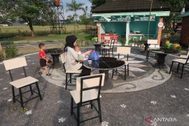 Berburu takjil sambil nikmati senja di Pasar Bilebante Lombok Tengah