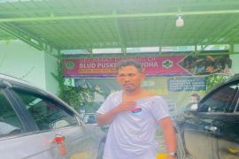 Blokade jalan di Desa Tangga Bima berujung pengeroyokan