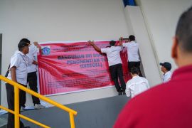 Pemkot Jakut segel dua lapangan padel tak berizin