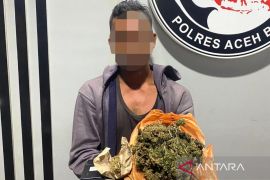 Polres Aceh Barat tangkap nelayan atas kepemilikan setengah kilogram ganja