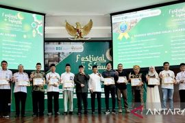 Dinas KUKM Babel raih penghargaan mitra strategis dari LPPOM MUI