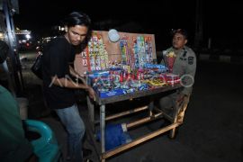 Satpol PP/WH Banda Aceh tertibkan penjual petasan di malam Ramadhan