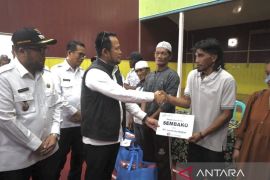 Gubernur Kaltim salurkan bantuan kepada korban kebakaran Paser