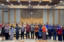 OJK Sulselbar dorong literasi keuangan syariah kepada  komunitas di Makassar