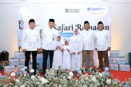 Jamkrindo Berbagi Berkah Santuni Yatim Piatu dan Beri Bantuan Sembako di Sukabumi