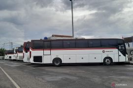 172 bus disiapkan sebagai angkutan Lebaran di Terminal Guntur Garut