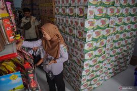 Pemeriksaan kelaikan jajanan lebaran di Lumajang