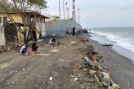 Mataram pasang penahan gelombang senilai Rp1,2 miliar di tiga lokasi