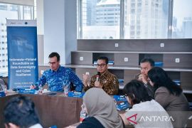 Nezar tegaskan perlindungan data masyarakat di tengah perkembangan AI